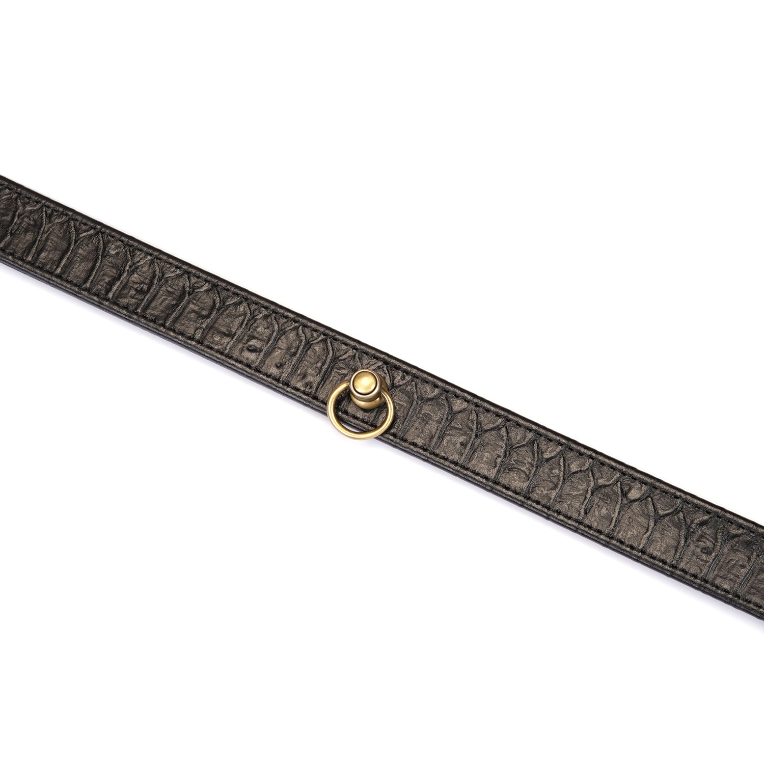 Collier en cuir effet crocodile avec finitions dorées
