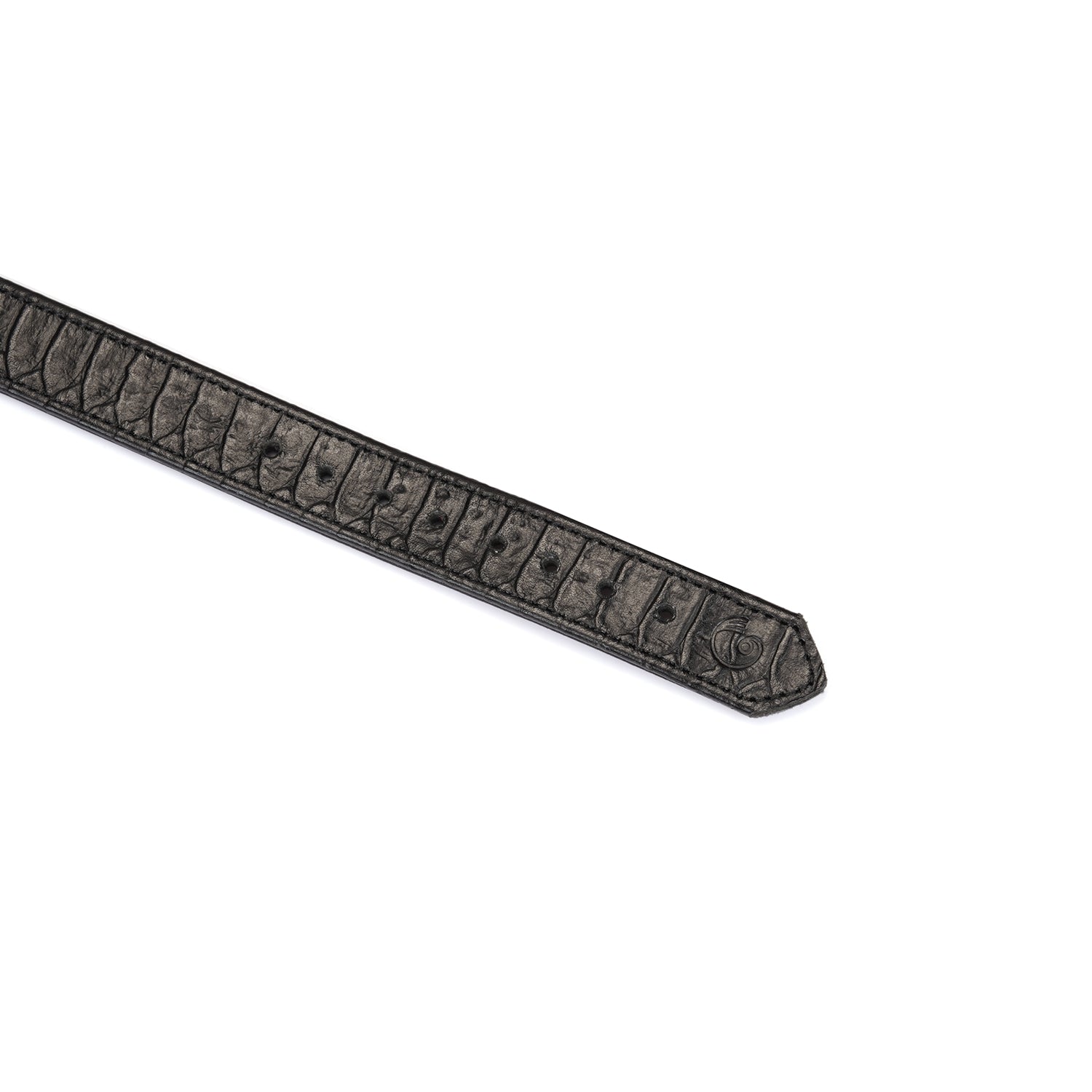 Collier en cuir effet crocodile avec finitions dorées