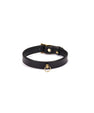 Collier en cuir effet crocodile avec finitions dorées