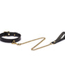Collier en cuir effet crocodile avec finitions dorées