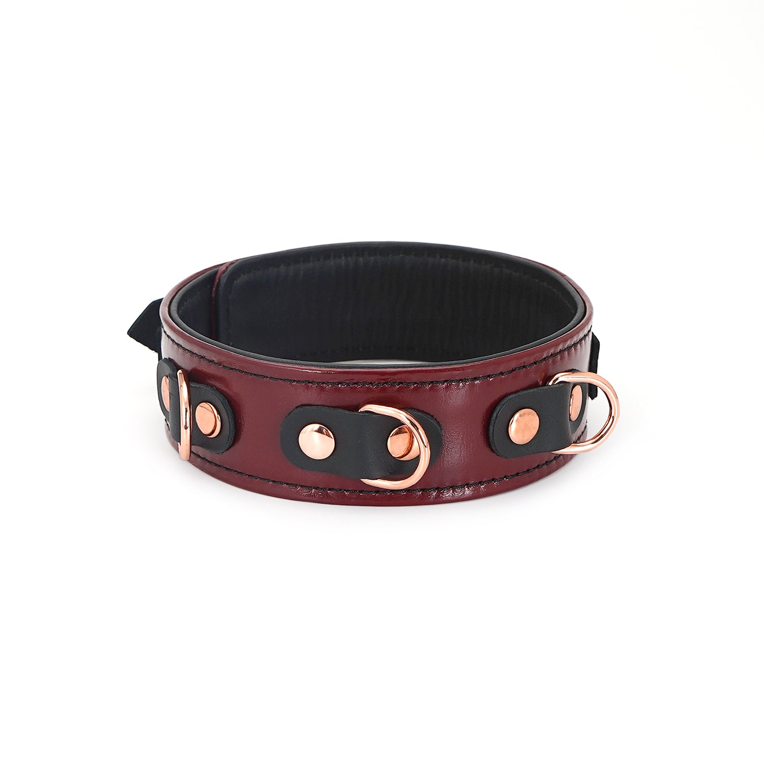 Collier bordeaux avec multiples boucles