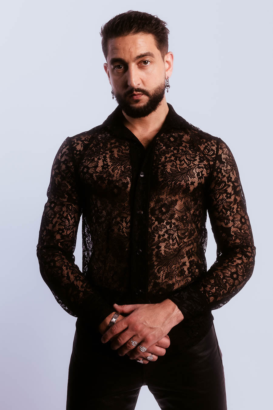 Chemise transparente en dentelle