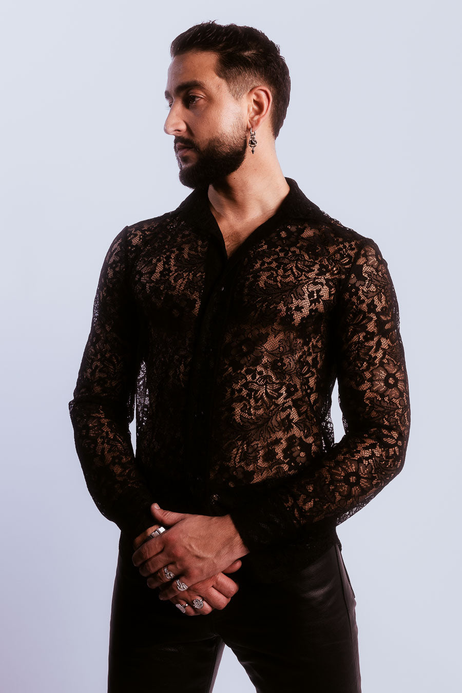 Chemise transparente en dentelle