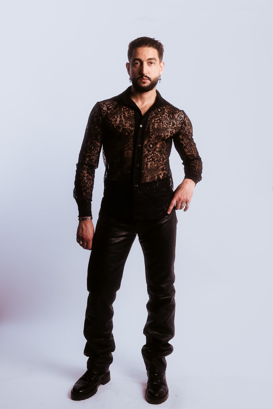 Chemise transparente en dentelle